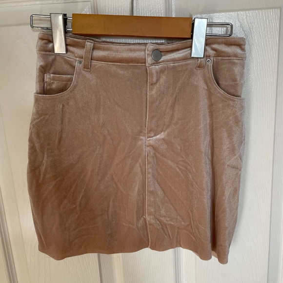 Forever 21 velvet skirt - Picture 1 of 2